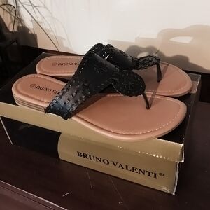 Wmns Vtg Bruno Valenti Black Leather Rosette Flat Sandals 6.5 Boho Lightly Used